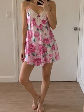 Vintage Inner Most Floral Satin Chemise Nightgown Lace Pink